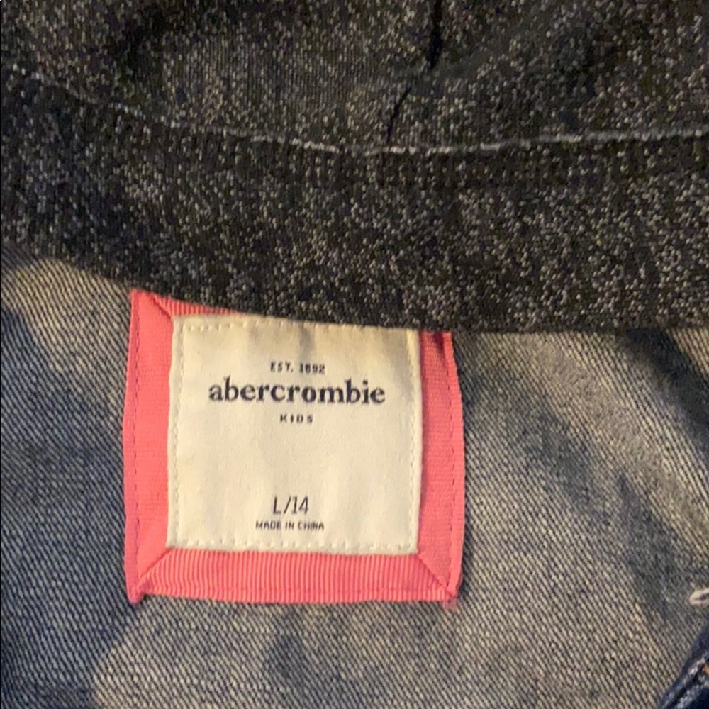 Jean jacket - Picture 2 of 4
